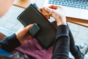 6 Critical Reasons Late Credit Card Payment Is a TERRIBLE Idea