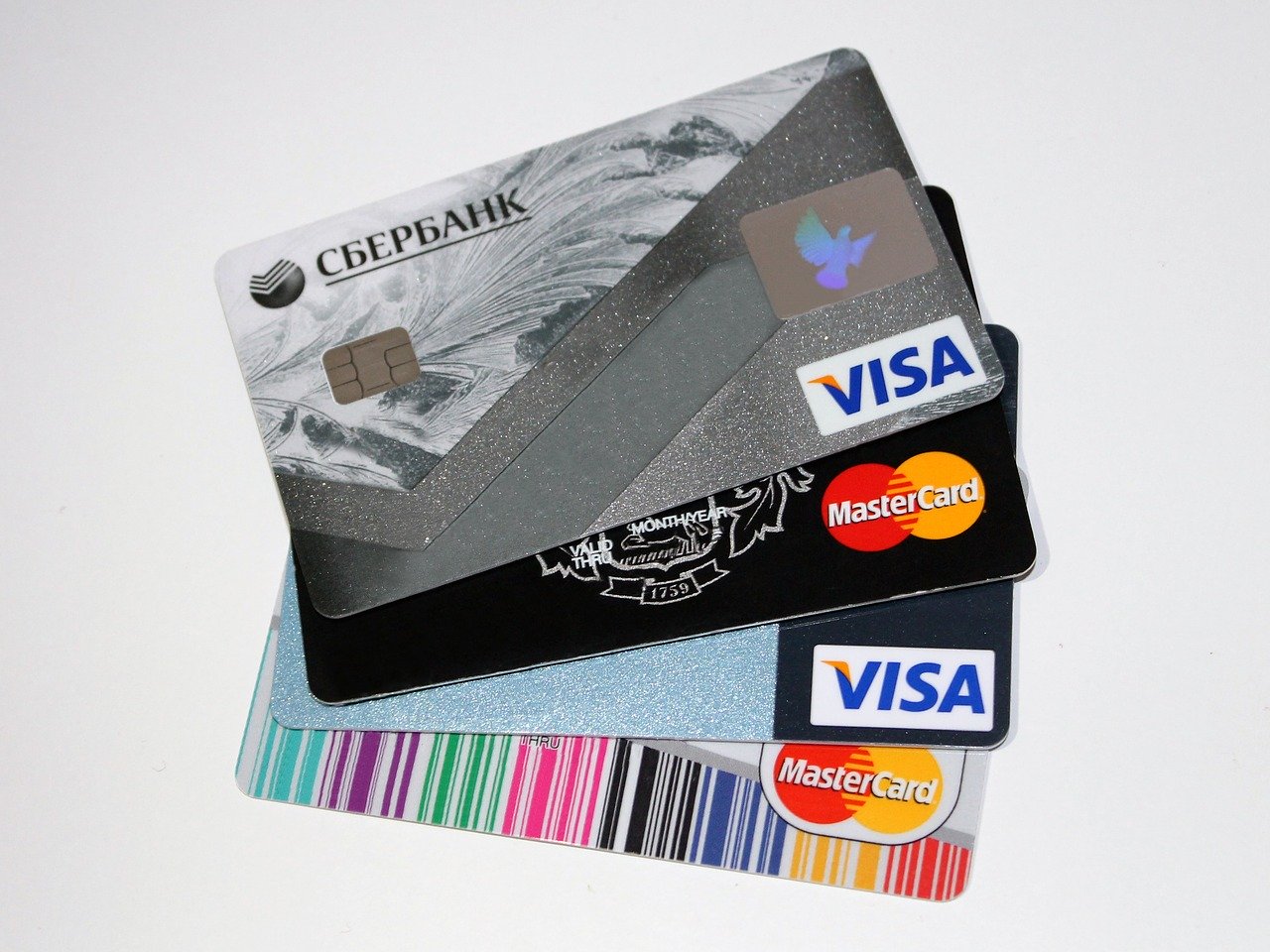 How to Avoid Getting Scammed with Credit Card Information